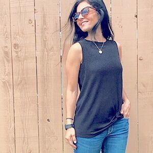🌴 Black Waffle Knit Twist-Front Tank Top – Size XL
